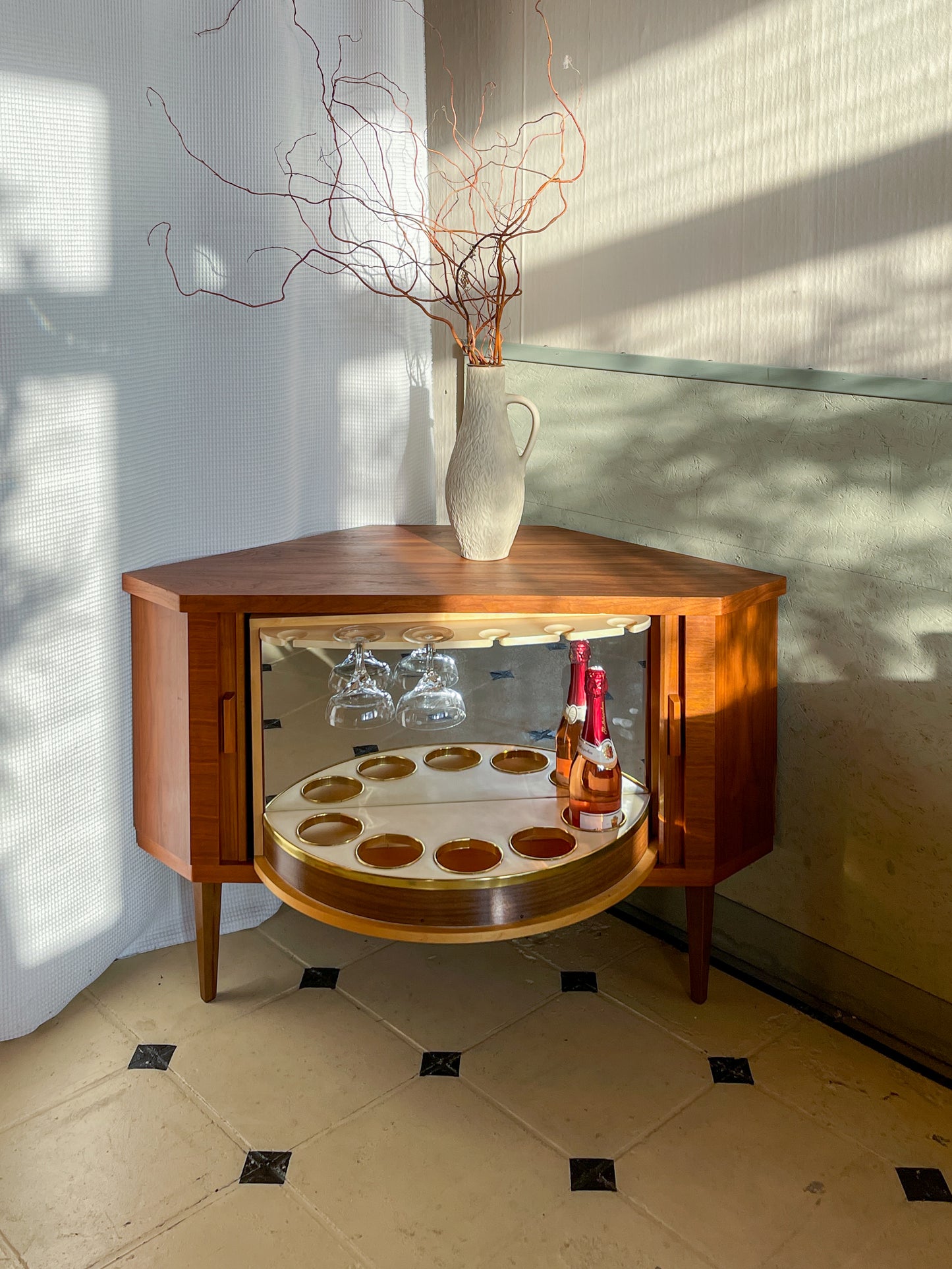 50er Barschrank Eckkommode Nussbaum MidCentury
