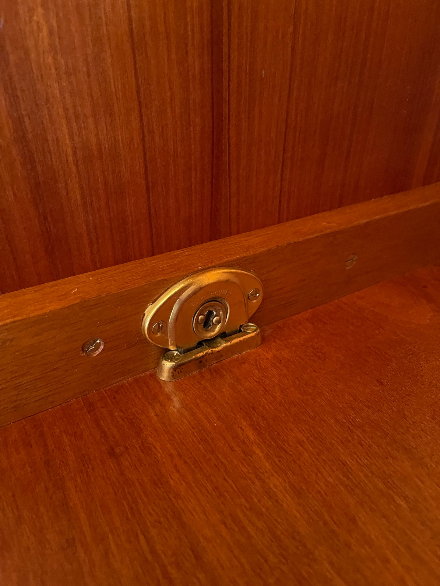 Kleiderschrank 40er 5-türig Rarität hell Echtholzfurnier