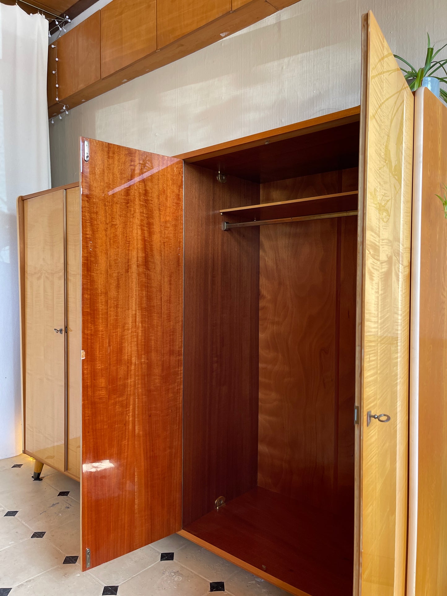 Kleiderschrank 40er 5-türig Rarität hell Echtholzfurnier