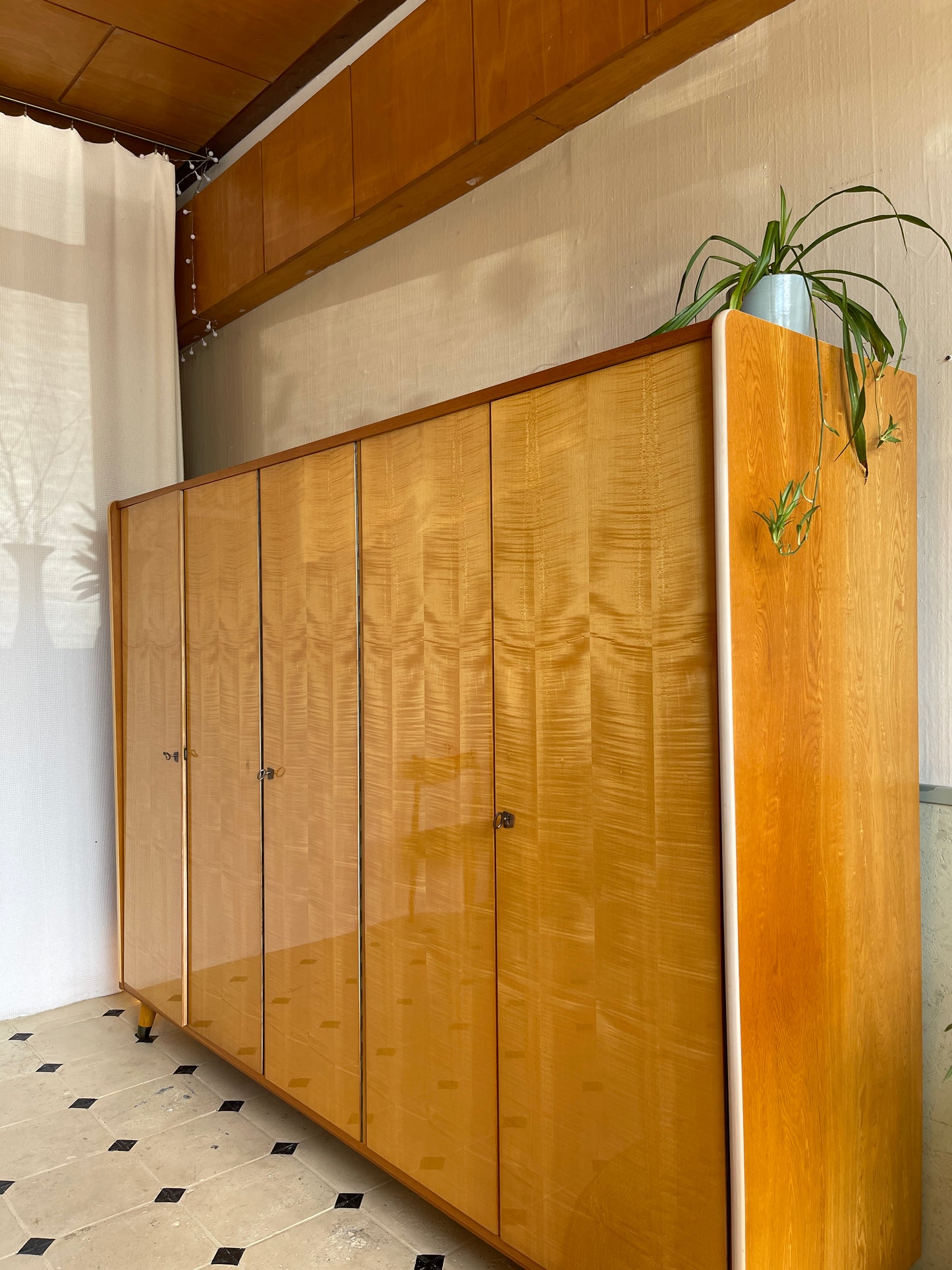 Kleiderschrank 40er 5-türig Rarität hell Echtholzfurnier