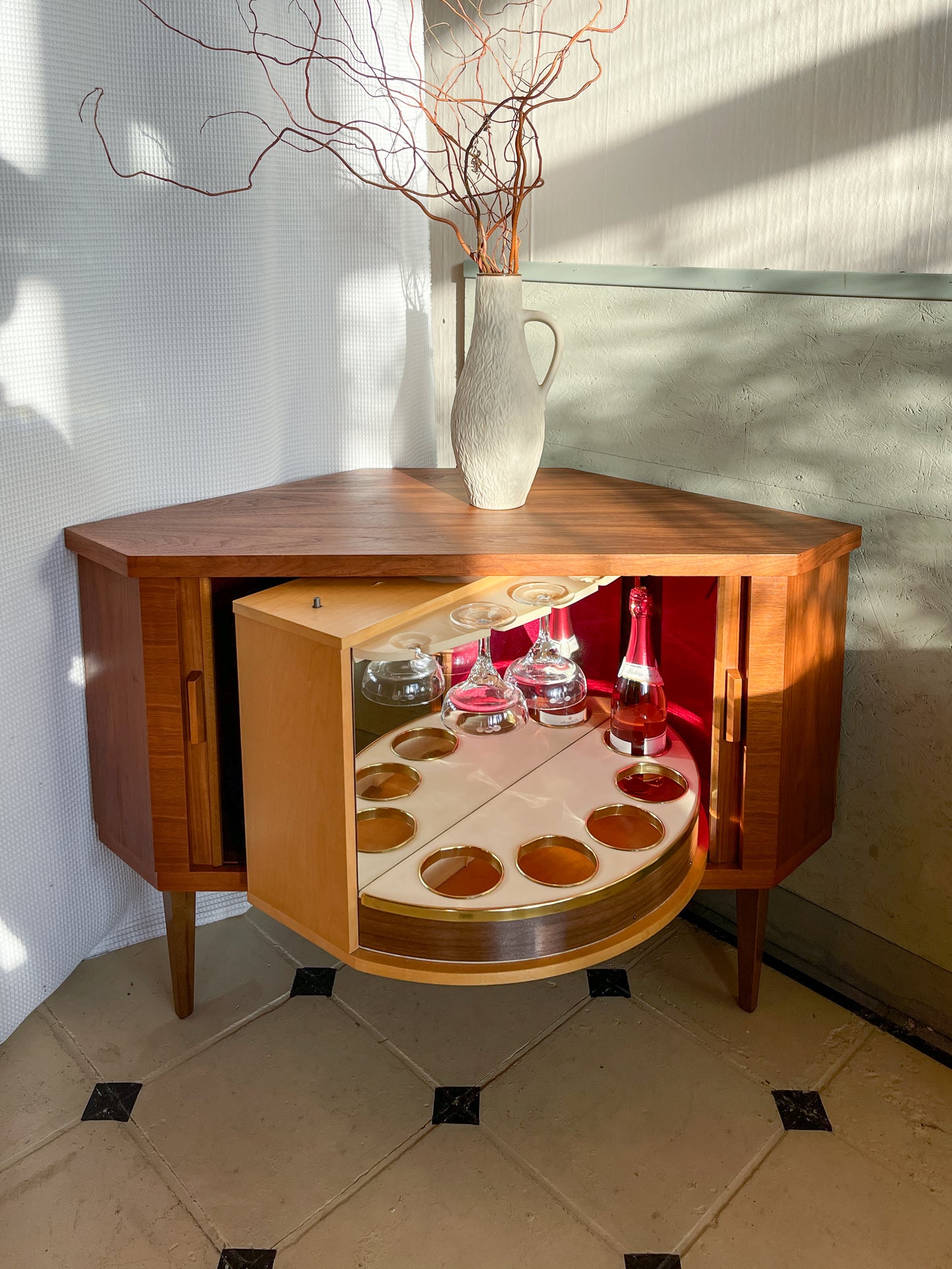 50er Barschrank Eckkommode Nussbaum MidCentury