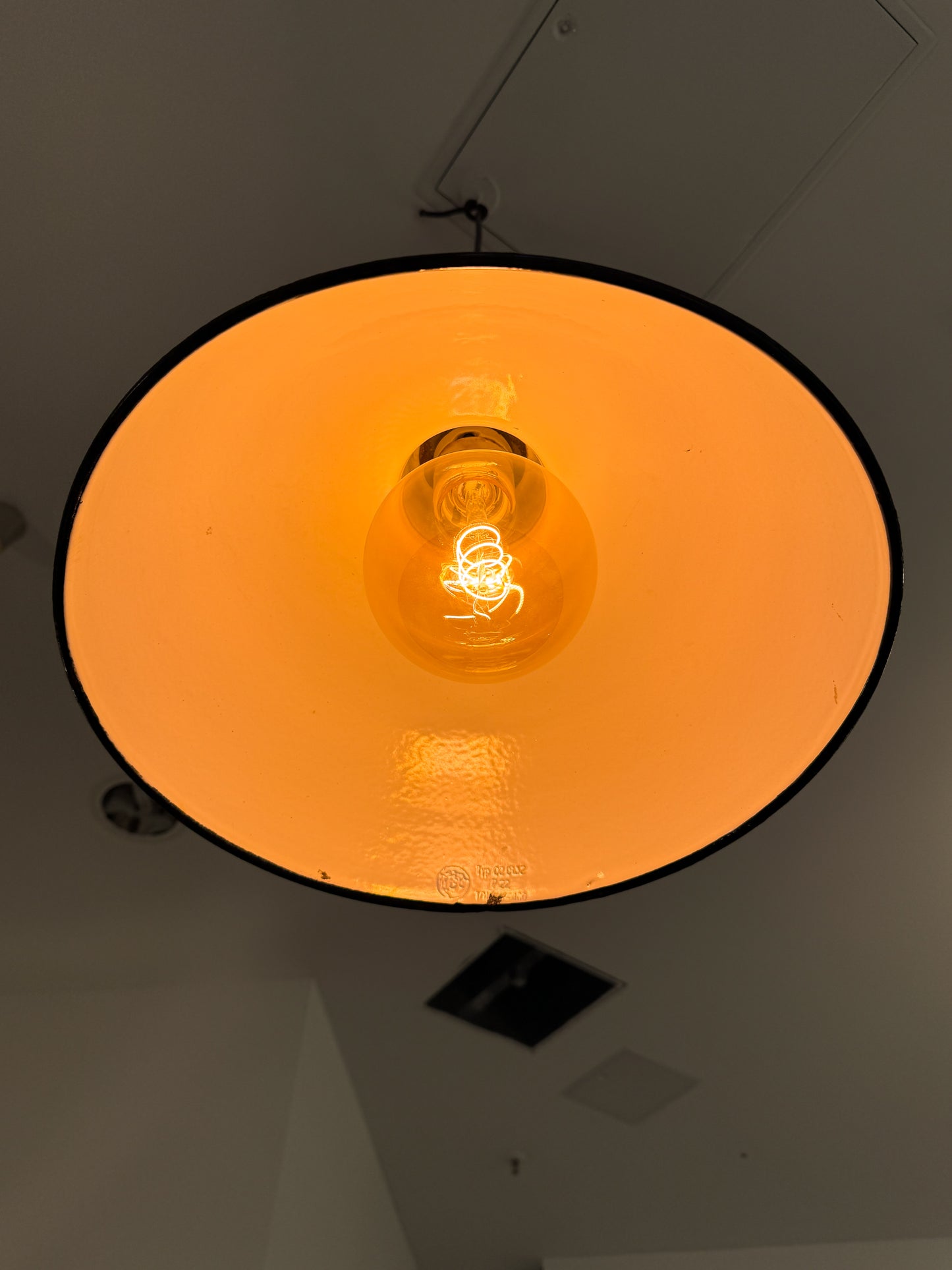 Original Industrie-Pendelleuchte LBD VEB Leuchtenbau Dresden 50er