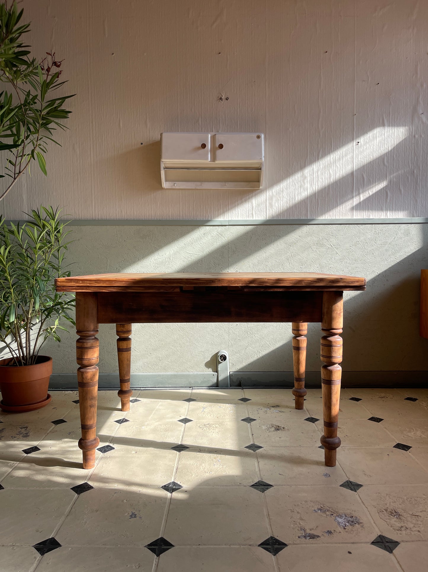 Esstisch Landhaus ausziehbar Massivholz Antik shabby