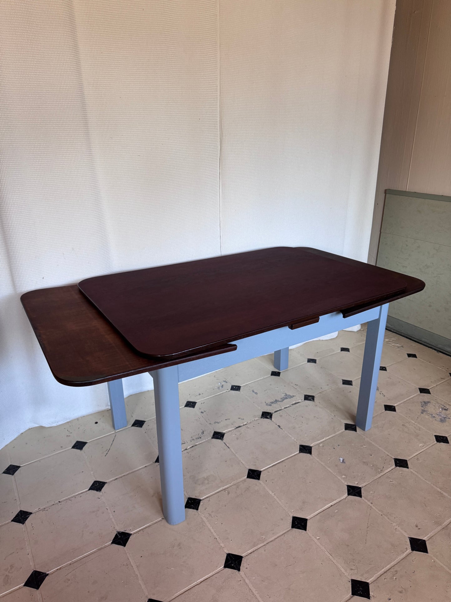 Großer Esstisch „Ostsee“ ausziehbar blau braun Holz massiv 240 cm