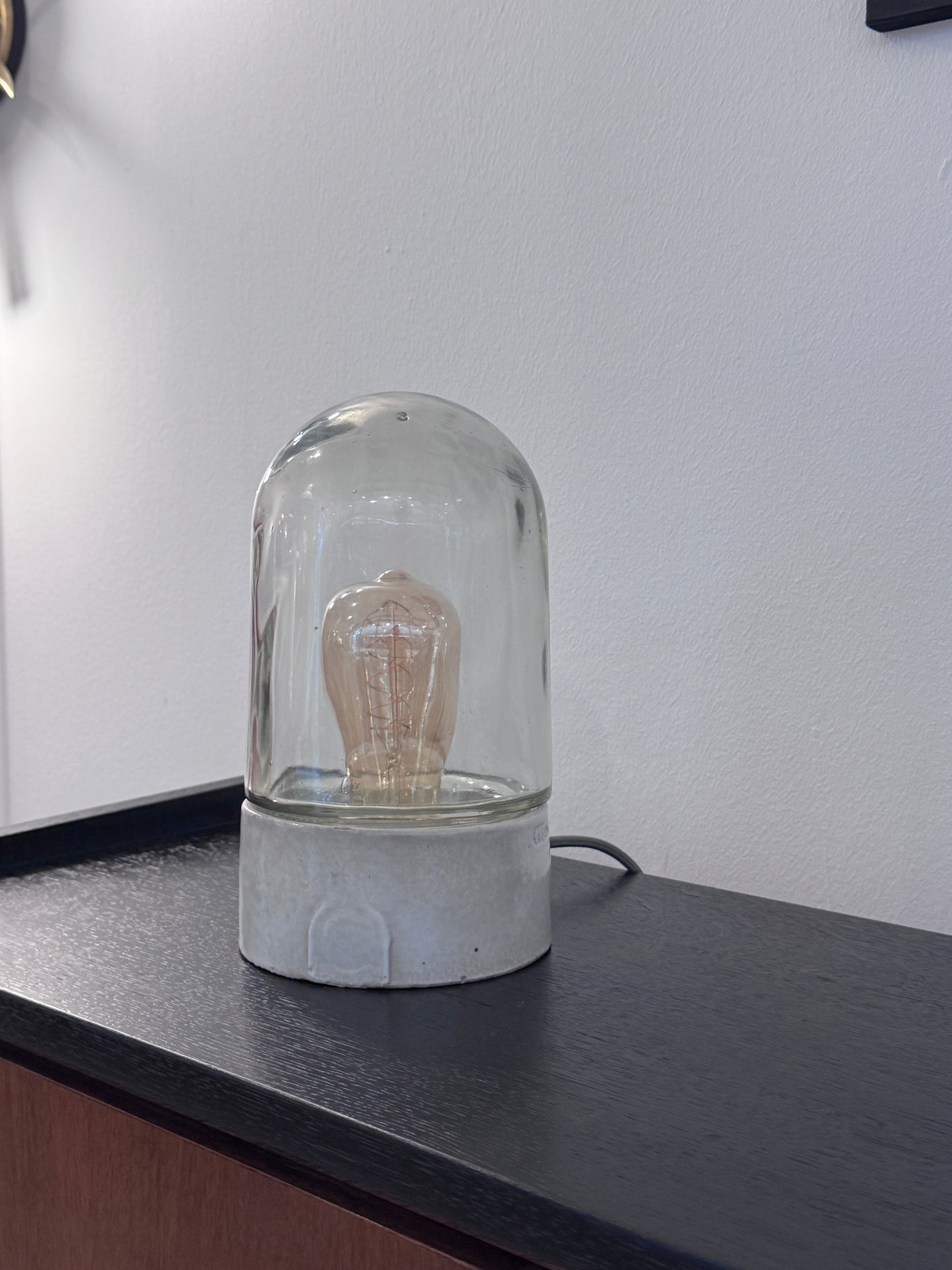 Vintage Industrielampe aus Glas Upcycling Tischlampe