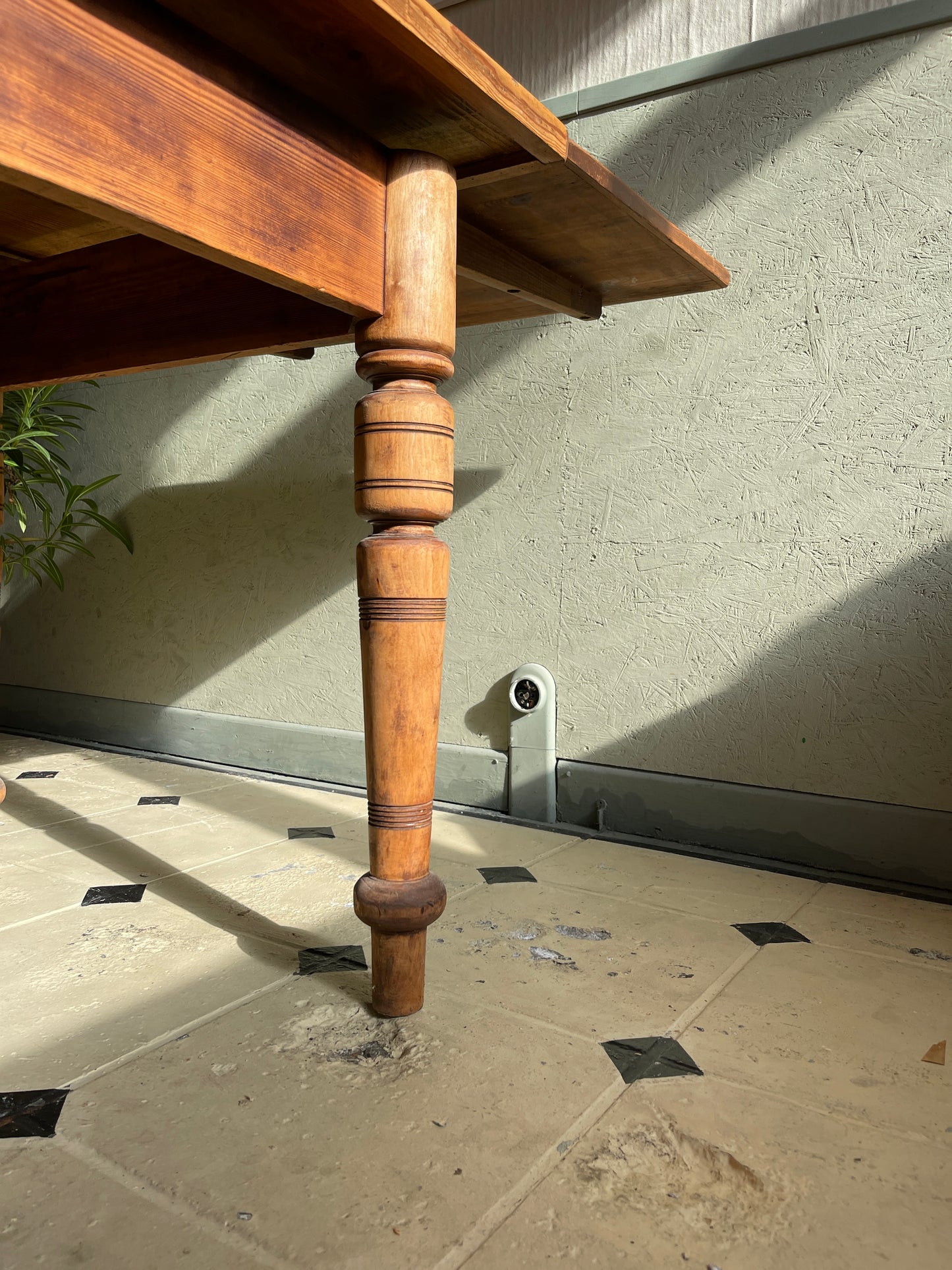 Esstisch Landhaus ausziehbar Massivholz Antik shabby