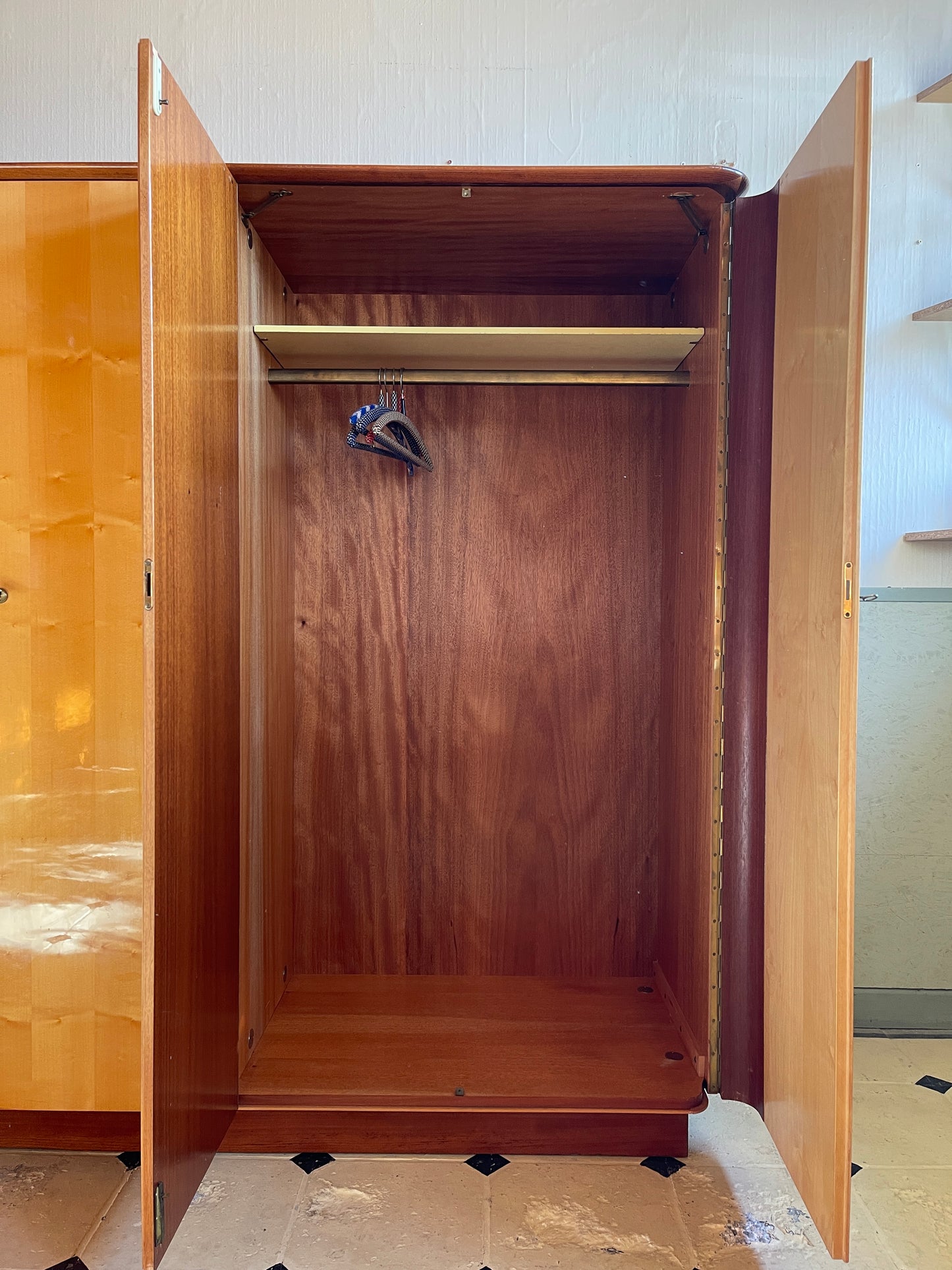 Kleiderschrank 60er 5-türig Rarität Mahagoni Birke 225 cm